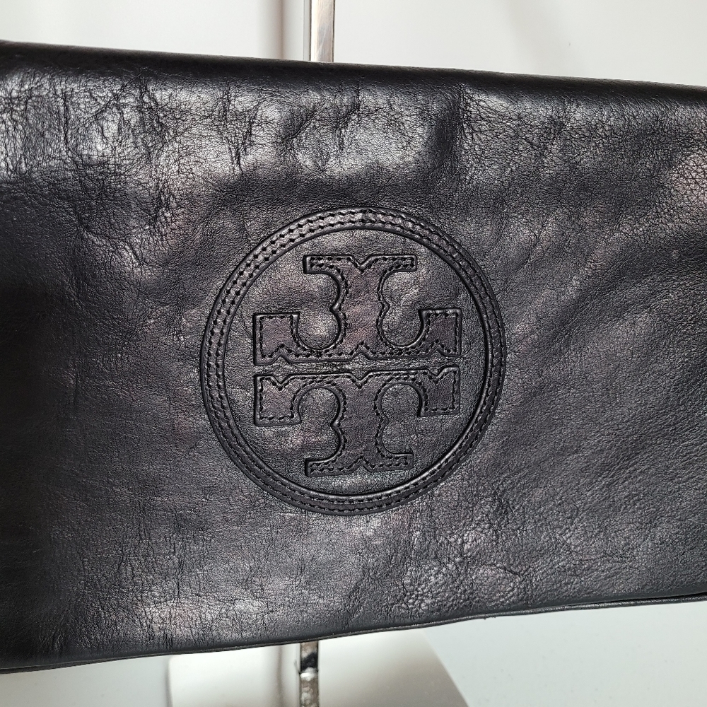Tory Burch Reva Clutch or Shoulder fold over Bag w removable strap - Picture 2 of 10